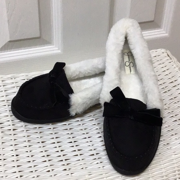 BLACK & WHT FUR INDOOR/OUT SLIPPERS S 6/7 - Picture 1 of 9